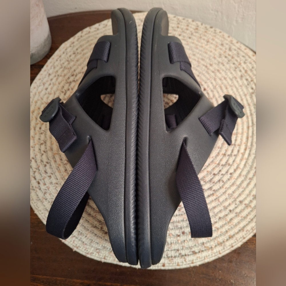 Men's Navy Chaco Sandals Size 11. - Picture 5 of 7